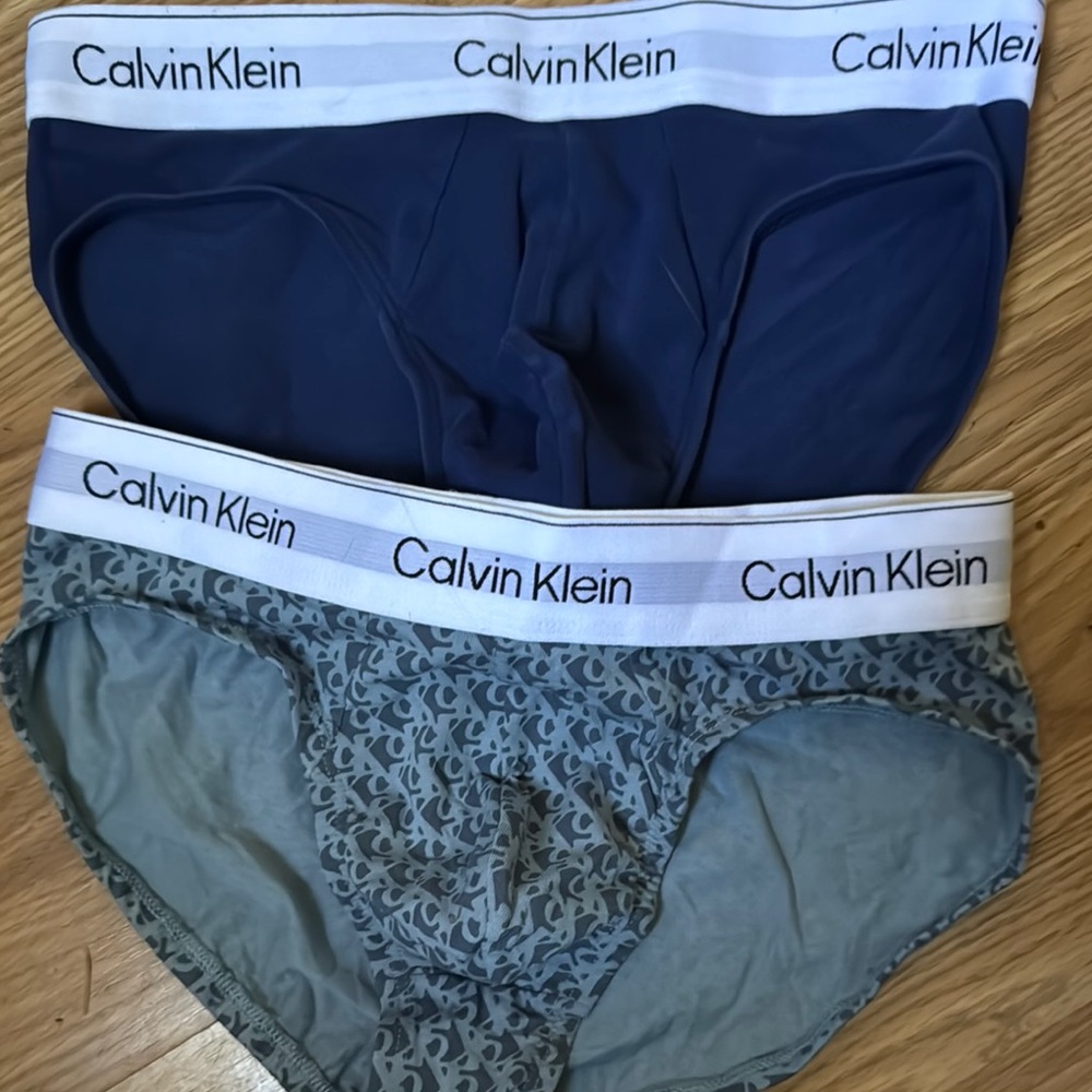 Calvin Klein Men's Briefs - Navy and Patterned Gray